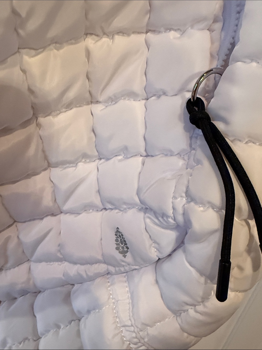 Quilted Oversized White Tote Bag - Lightweight Puffer Shoulder Bag - Picture 3 of 6